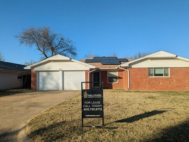 Building Photo - Spacious 4-Bed Home in Bethany with Solar Panels!