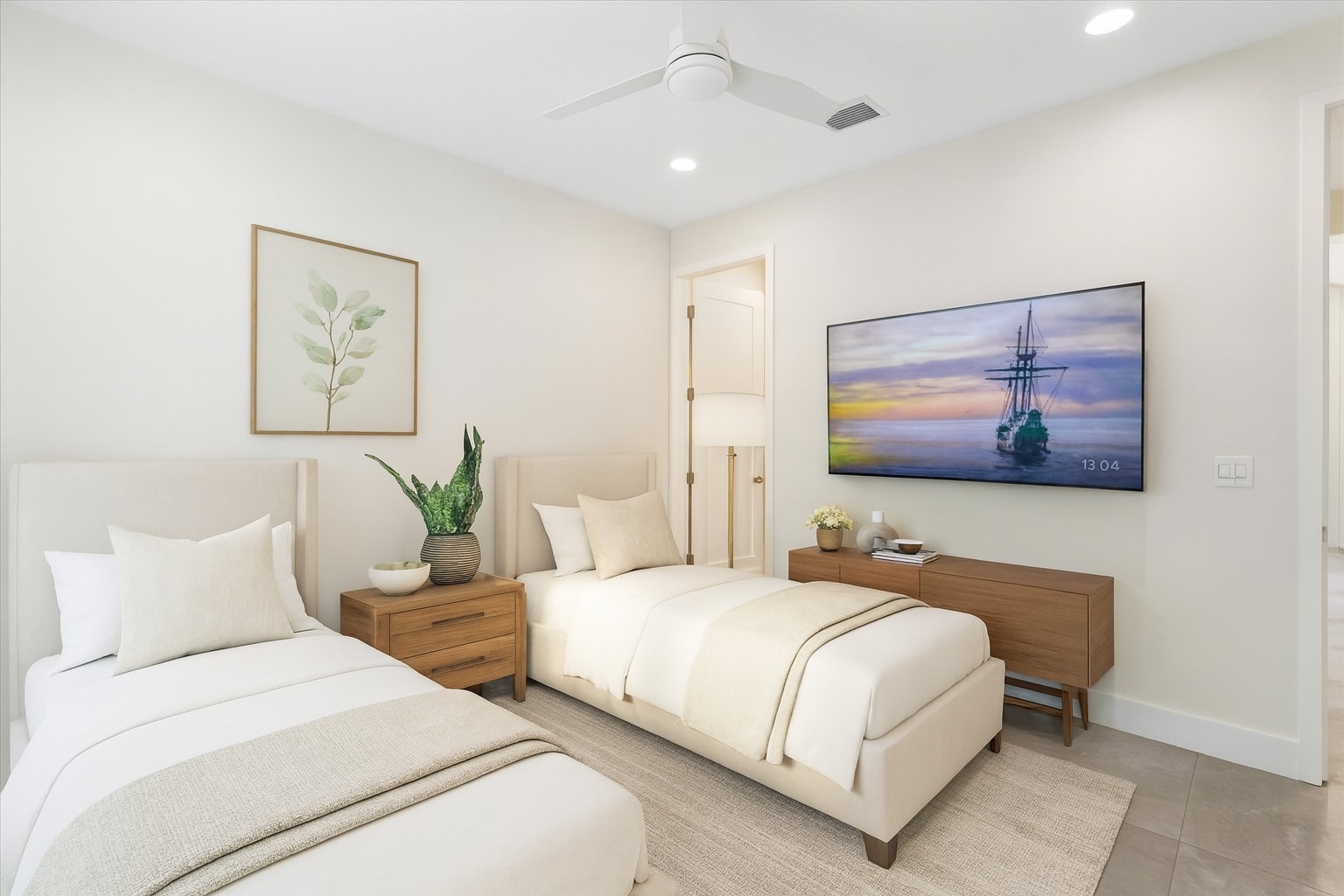 guest room - 15377 Green River Ct