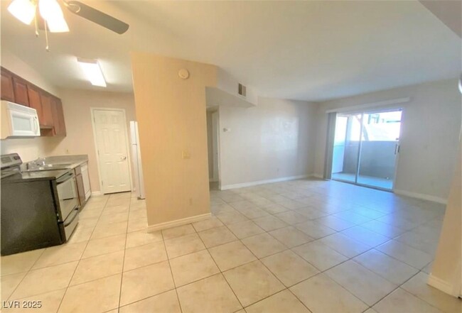 Building Photo - 2606 S Durango Dr