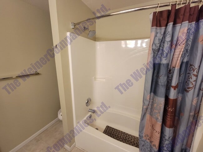 Building Photo - 3 Bedroom/2.5 Bathroom Townhome – Available August 1st!