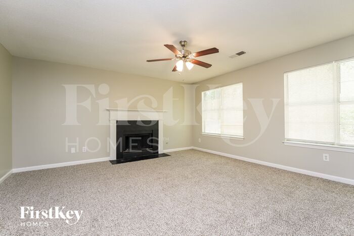 Building Photo - 6388 Phillips Ct