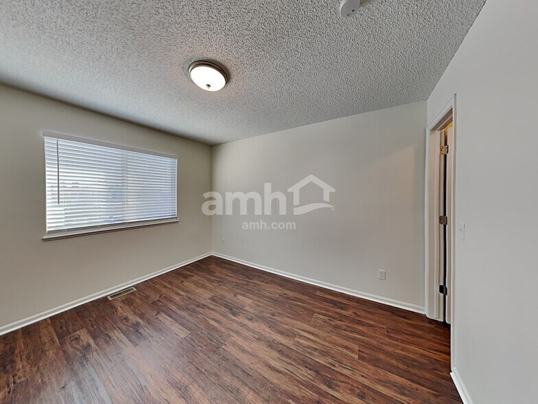 Building Photo - 8226 Wilmington Dr