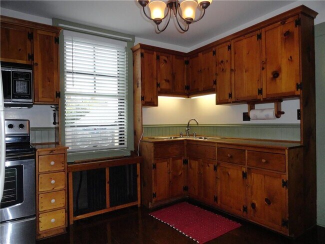 Building Photo - 47 Mill St