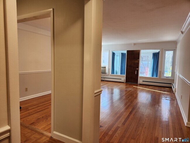 Building Photo - 22 North Lake Dr