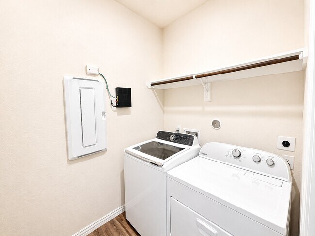 Building Photo - 15230 Stuart Bat Cave Ln