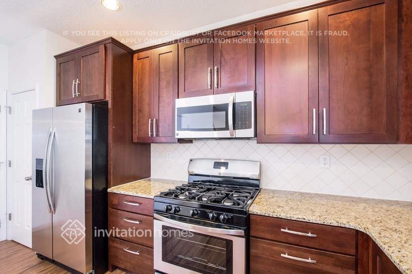 Building Photo - 9220 Meadowmont View Dr