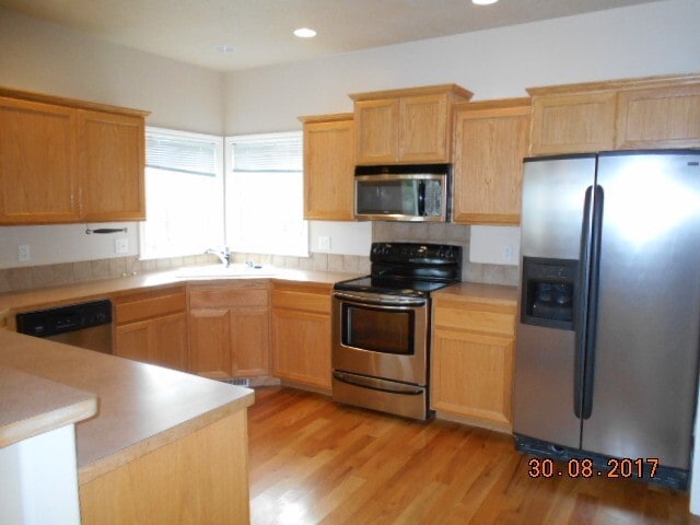 Building Photo - NE Meridian 4 Bedroom Home for Rent w 3 car garage