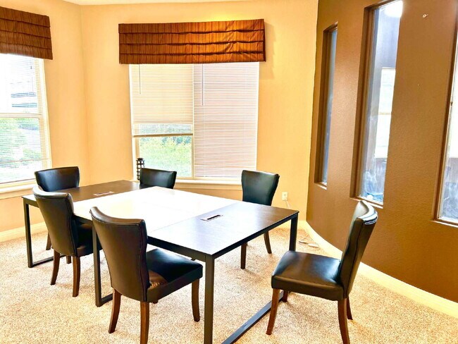 Building Photo - Bright & Peaceful 2 Bed, 2 Bath Corner Con...
