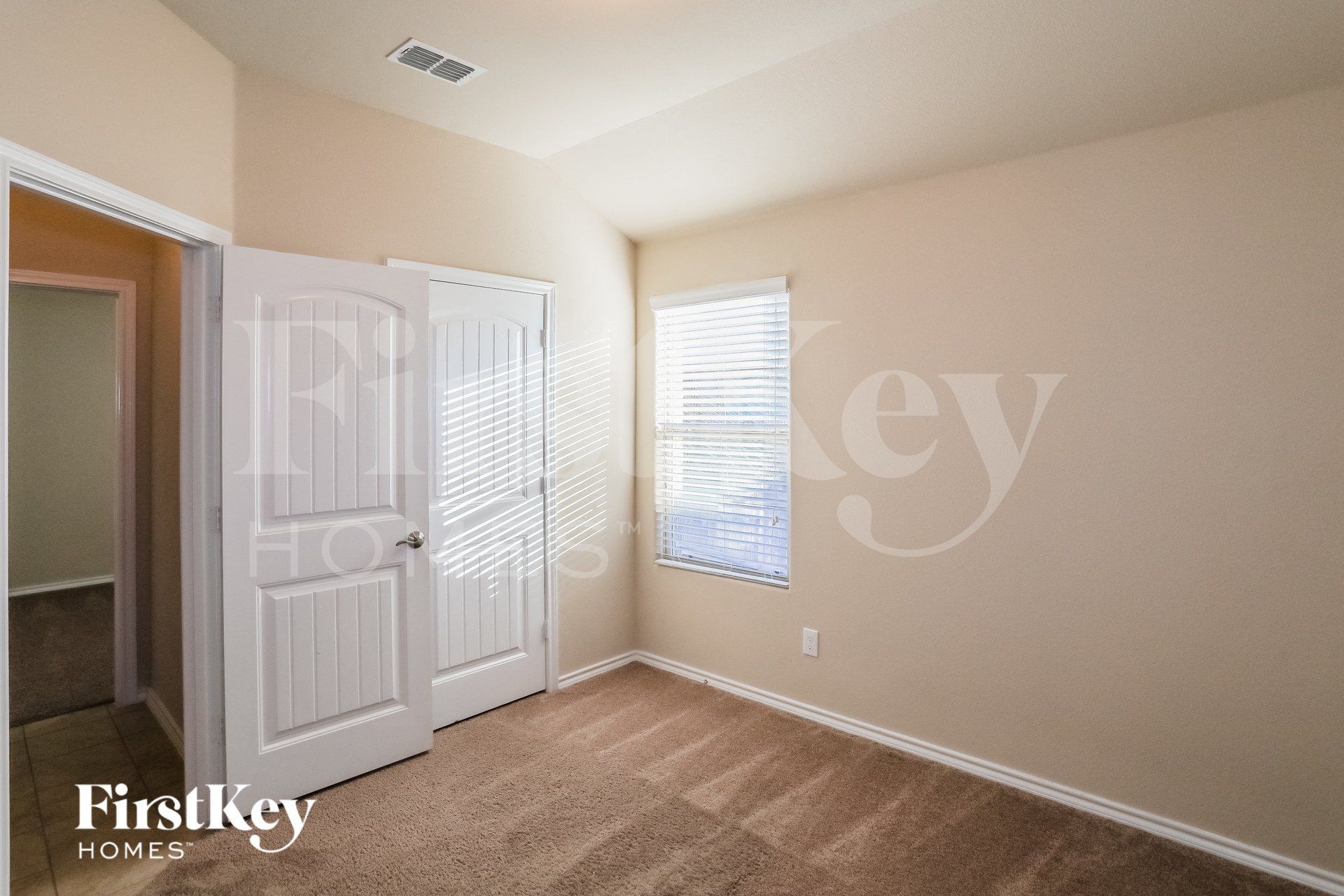 Building Photo - 522 Cantebury Park Ln