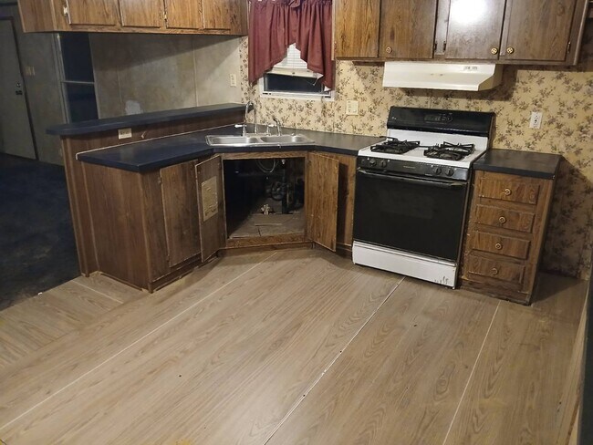 Building Photo - Sunny 3-Bedroom Home with 2 Baths and 1,500 Sq Ft in the Heart of Denmark – Only $850/mo