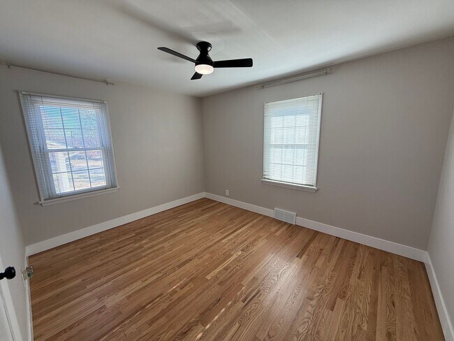 Building Photo - Ranch Home in Lindbergh School District