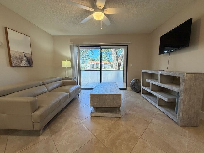Building Photo - ANNUAL RENTAL - FURNISHED 1 BED / 1 BATH AT OASIS