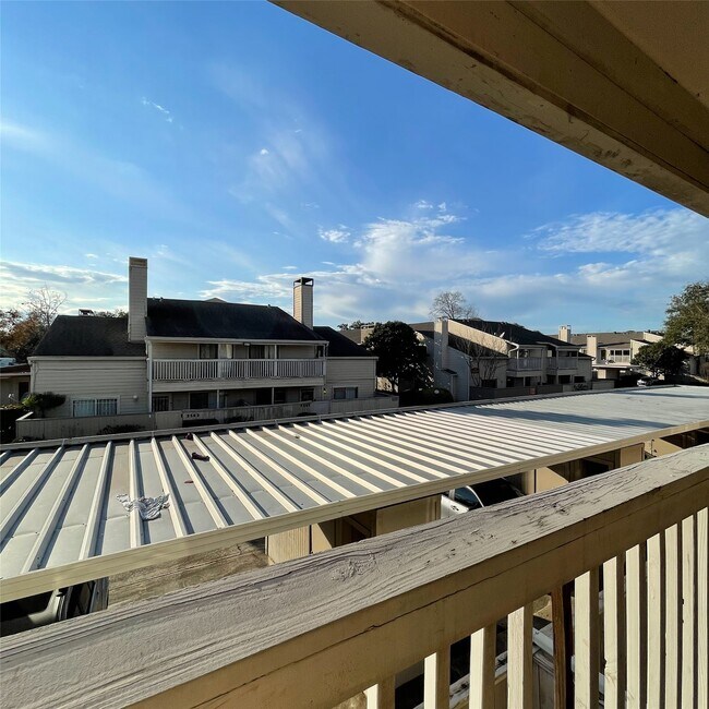 Building Photo - 9495 Pagewood Ln