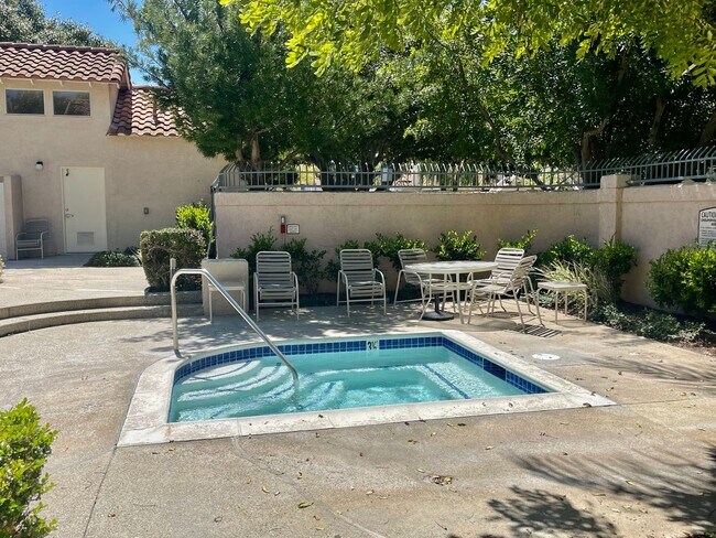 Building Photo - Adorable 2bdrm/2ba in Rancho Santa Margarita