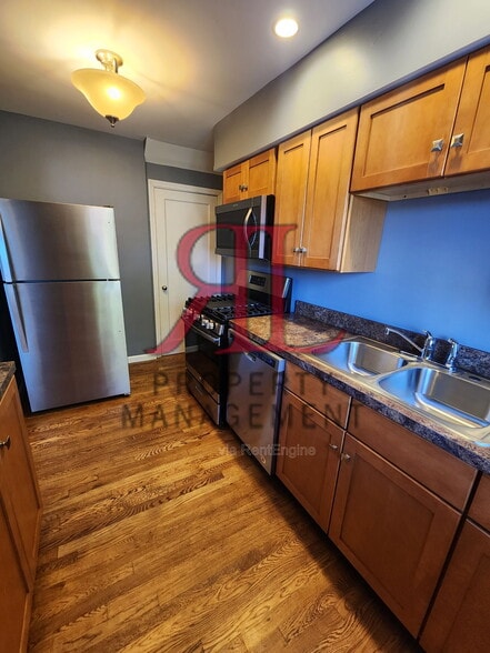 Building Photo - 624 Chatham Rd