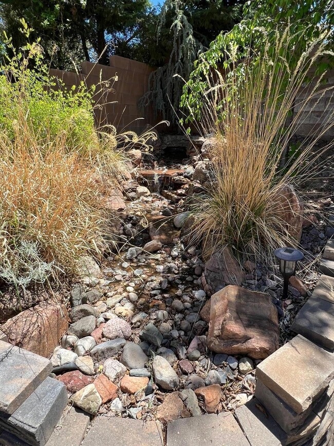 Building Photo - 1943 Busher St SE