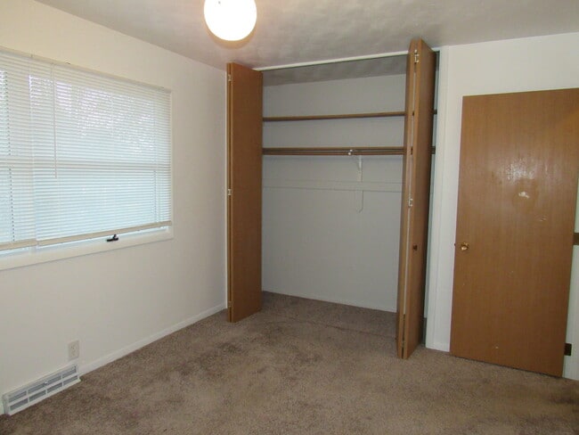 Building Photo - 345 8th St