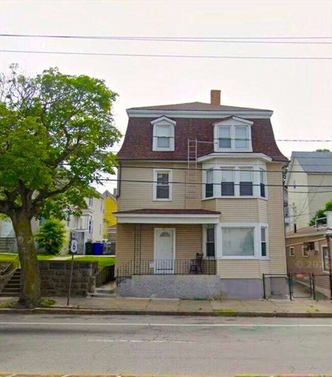 Building Photo - 712-722 Eastern Ave