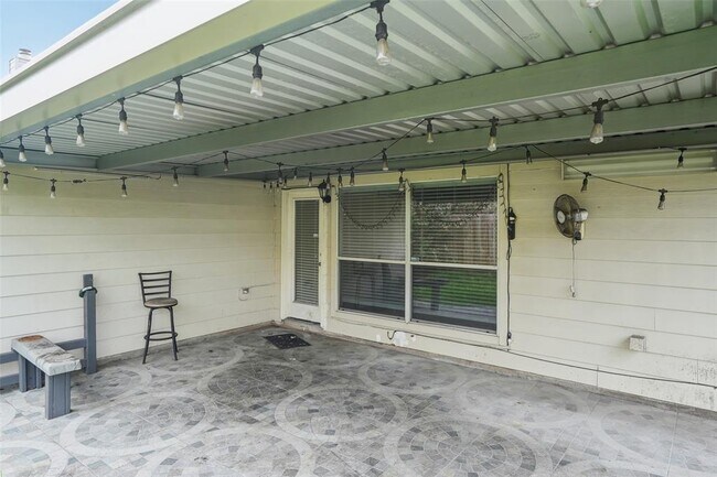 Building Photo - 16614 New Market Ln