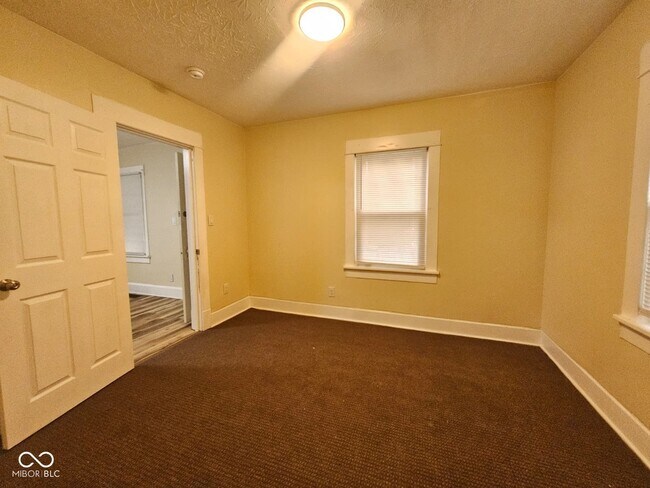 Building Photo - 1310 E 5th St