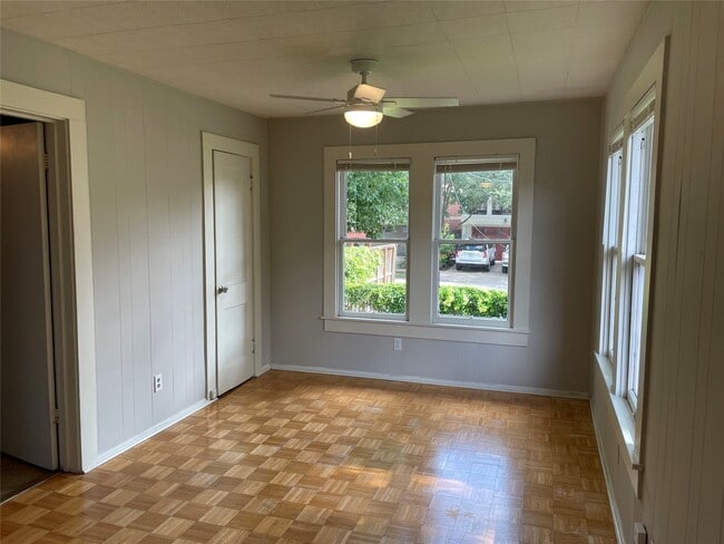 Building Photo - 308 E 23rd St