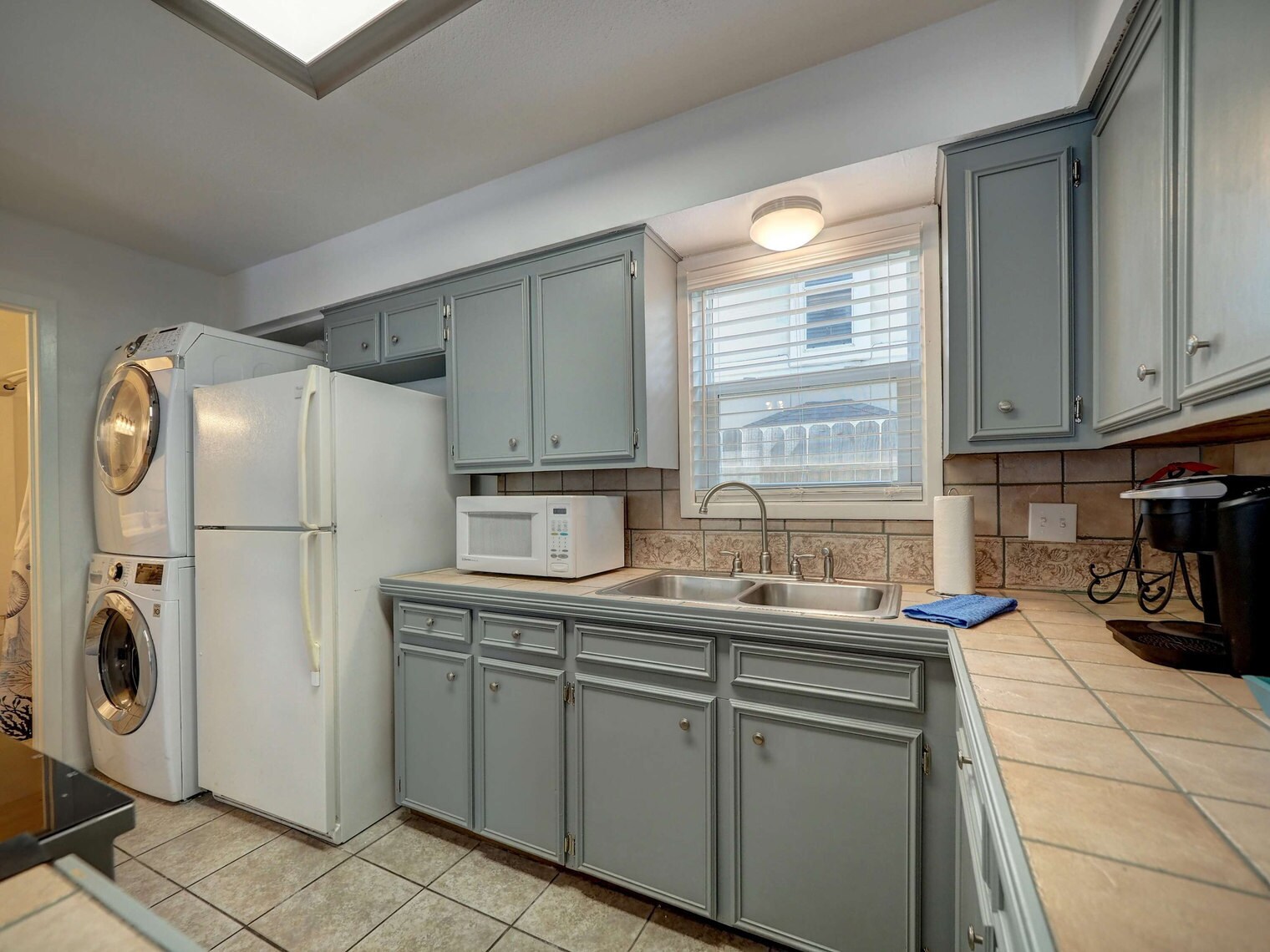 Building Photo - 15201 Leeward Dr