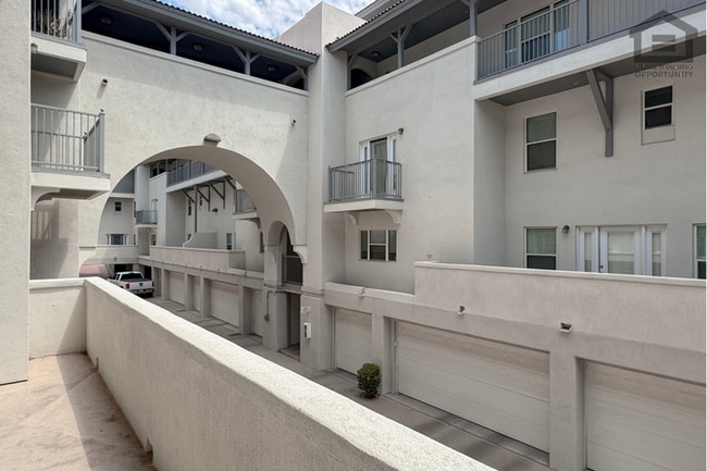 Building Photo - 3Bed/2.5Bath Condo at Priest Dr/Rio Salado Pkwy! -- ATTACHED 3-CAR GARAGE!