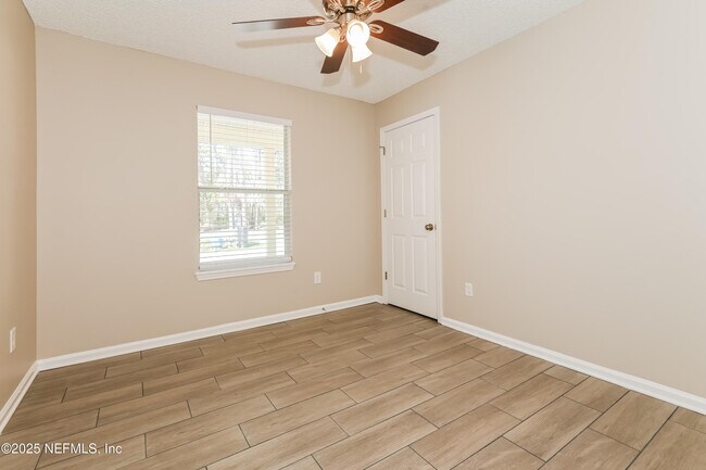 Building Photo - 2975 Brougham