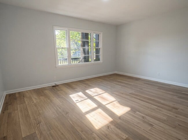 Building Photo - 1847 Derrill Dr