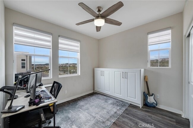 Building Photo - 6 Pony Ct