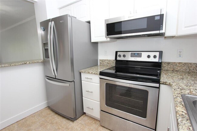 Building Photo - 1250 S Denning Dr