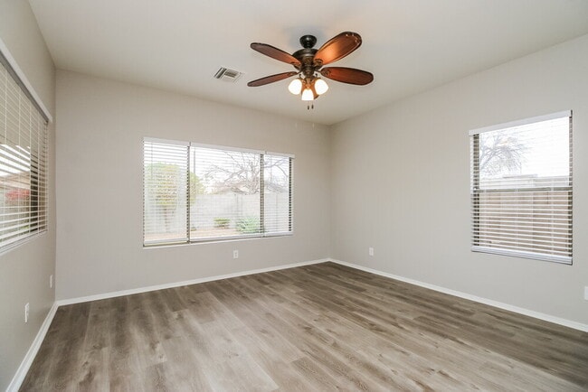 Building Photo - 6629 W Range Mule Dr