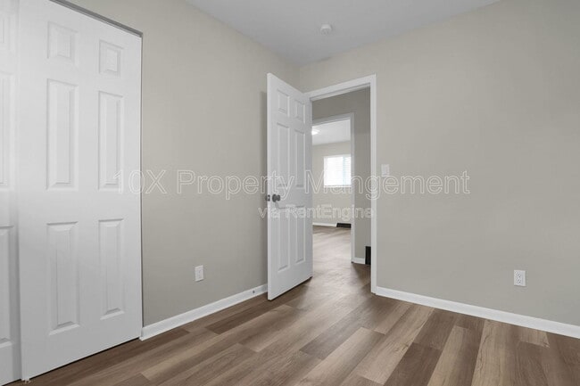 Building Photo - 711 S Chesterfield Rd