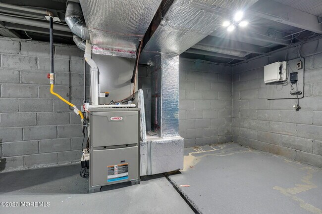 Building Photo - 460 Brickyard Rd