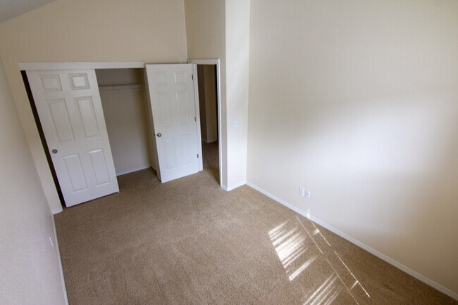 Building Photo - 18632 SW Bryant St