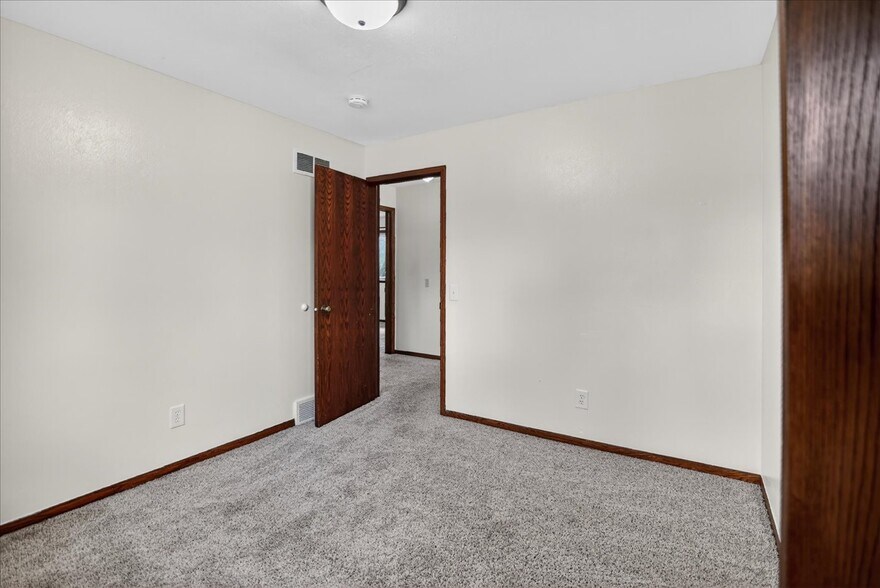 Building Photo - 1014 N Westfield Rd