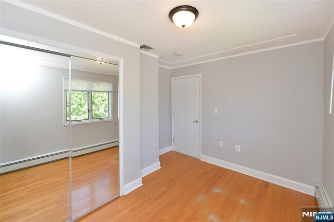 Building Photo - 142 Grand 2