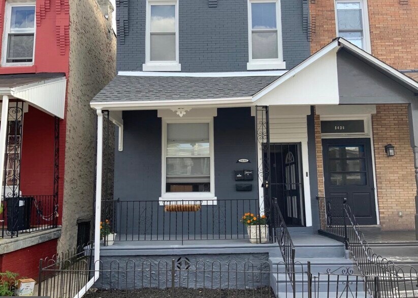 Building Photo - 5434 Westminster Ave