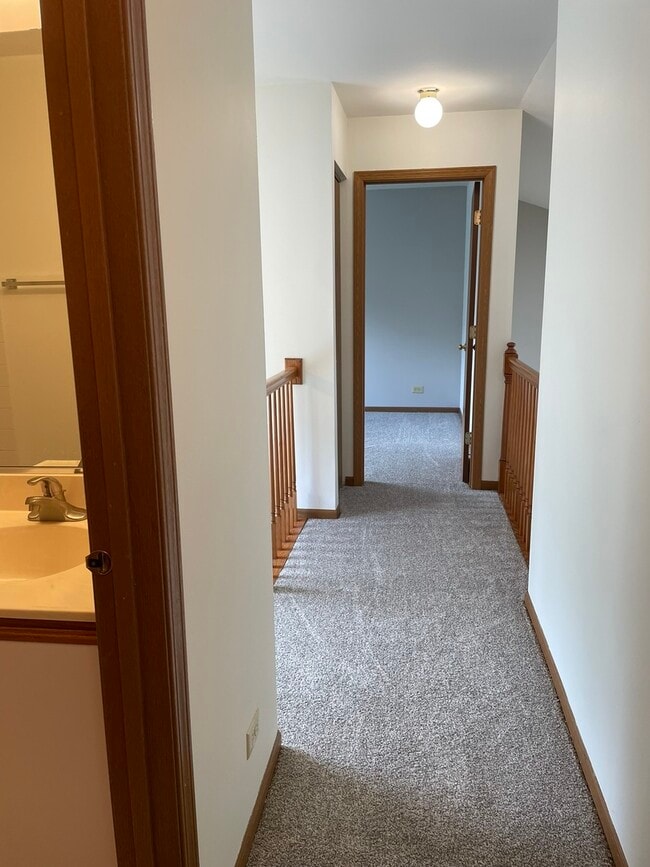 Building Photo - 4440 Larkspur Ln