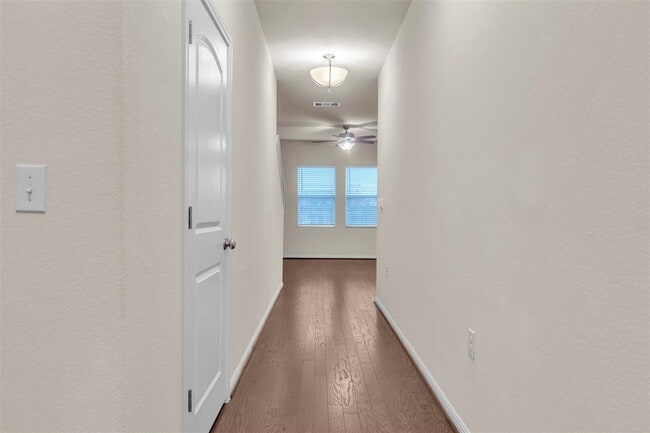 Building Photo - 13014 Carswell St