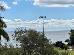 Building Photo - 1120 N Shore Dr NE