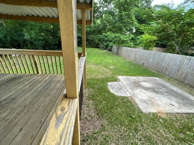 Building Photo - 2315 Finchley Dr