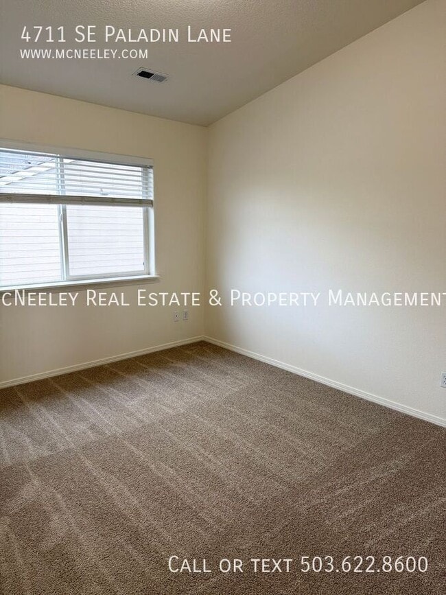 Building Photo - 4711 SE Paladin Ln