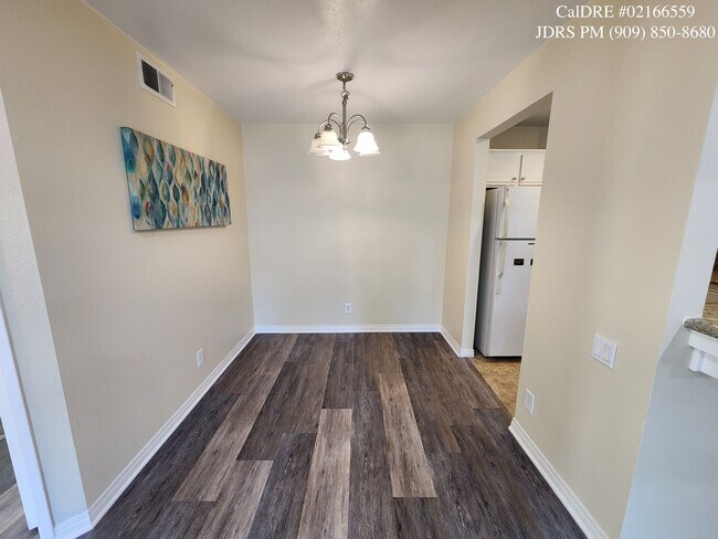 Building Photo - 13115 Le Parc Blvd