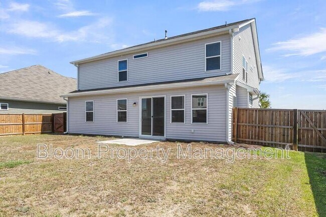 Building Photo - 425 Ribiero Dr