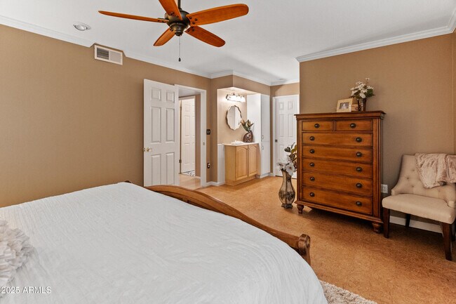 Building Photo - 10229 W Bolivar Dr