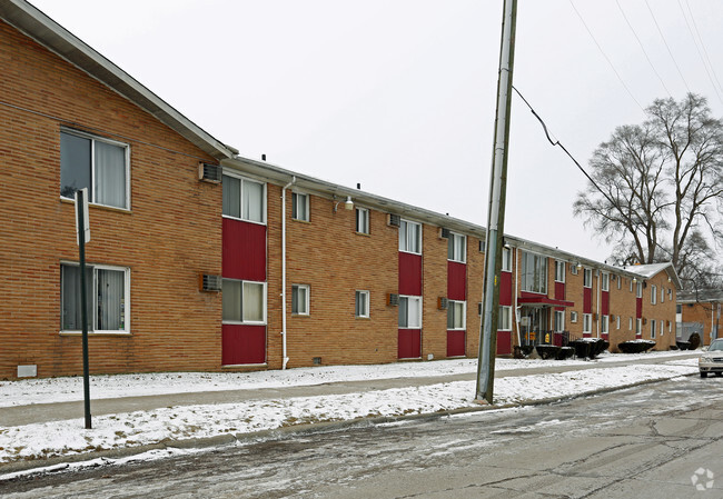 Building Photo - Country House Apartments