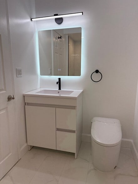 Building Photo - 20029 Ingomar St