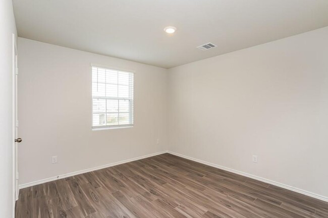 Building Photo - 9020 Yellow Rose Dr