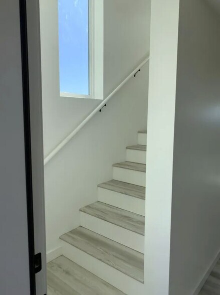 Stairs - Side Window - 1195 Wikiup Dr